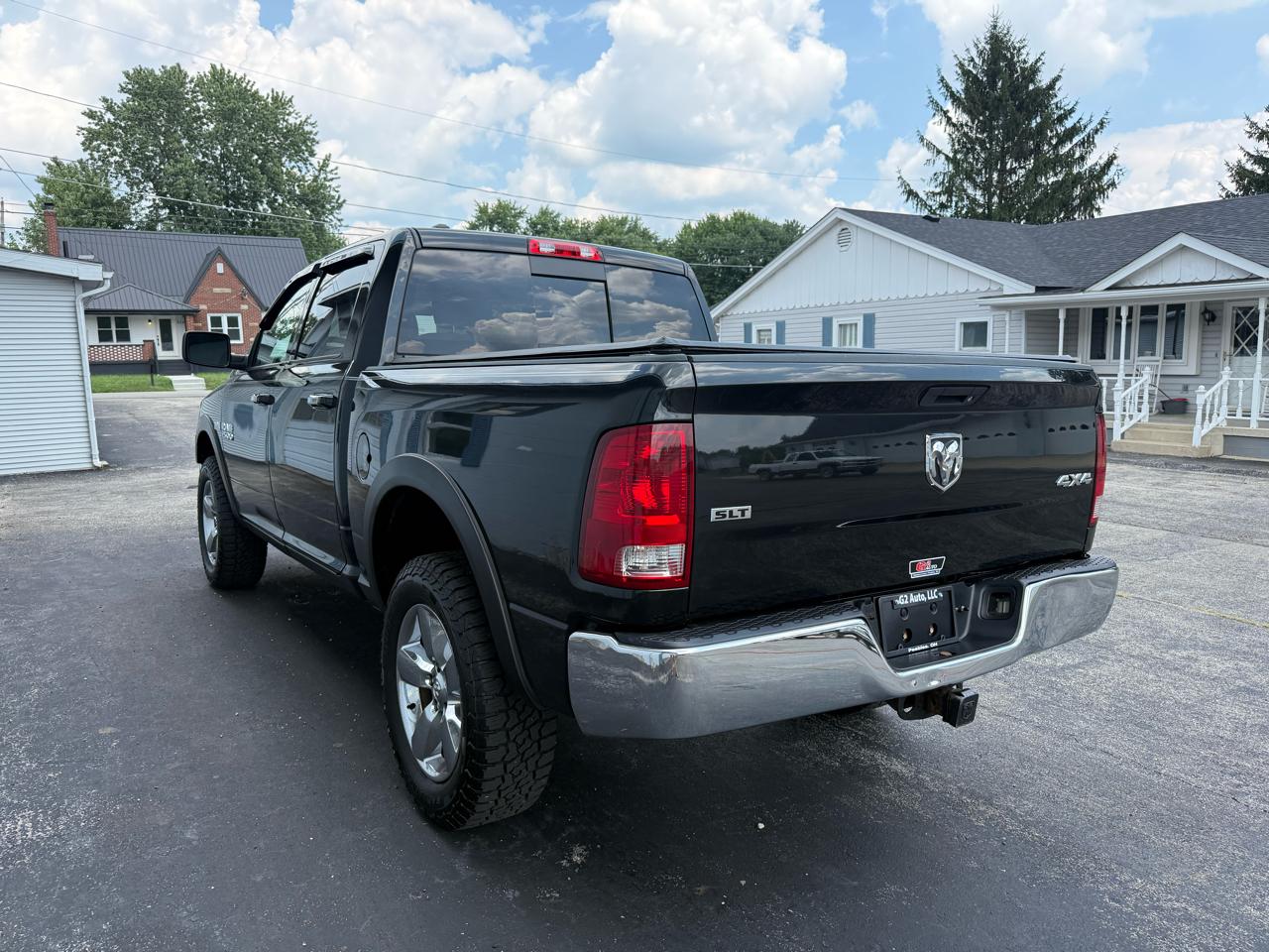 RAM 1500 4WD Crew Cab 140.5" SLT 2017