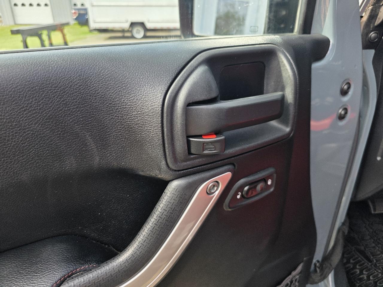 Jeep Wrangler Unlimited 4WD 4dr Rubicon 10th Anniversary 2013