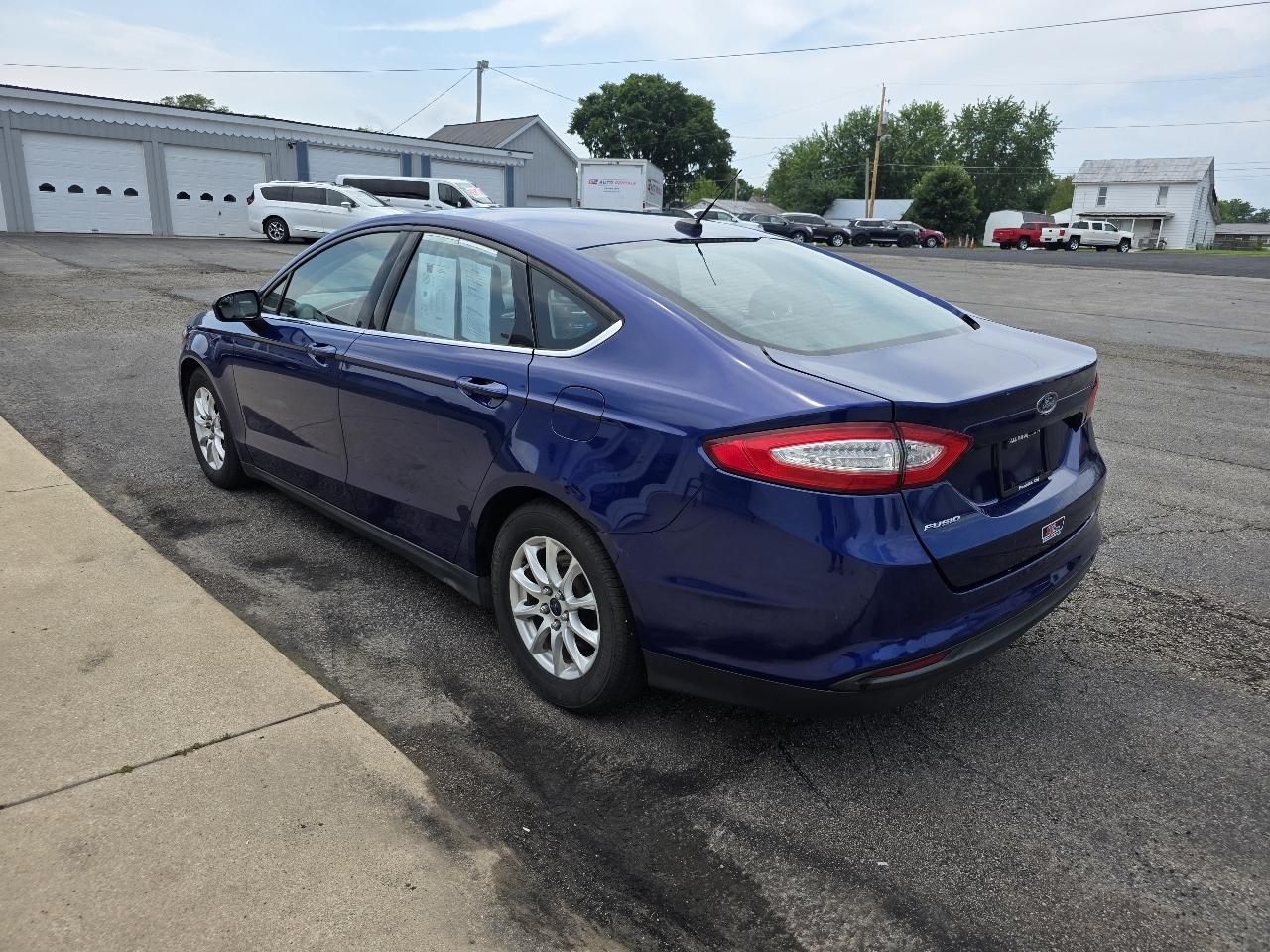 Ford Fusion 4dr Sdn S FWD 2016