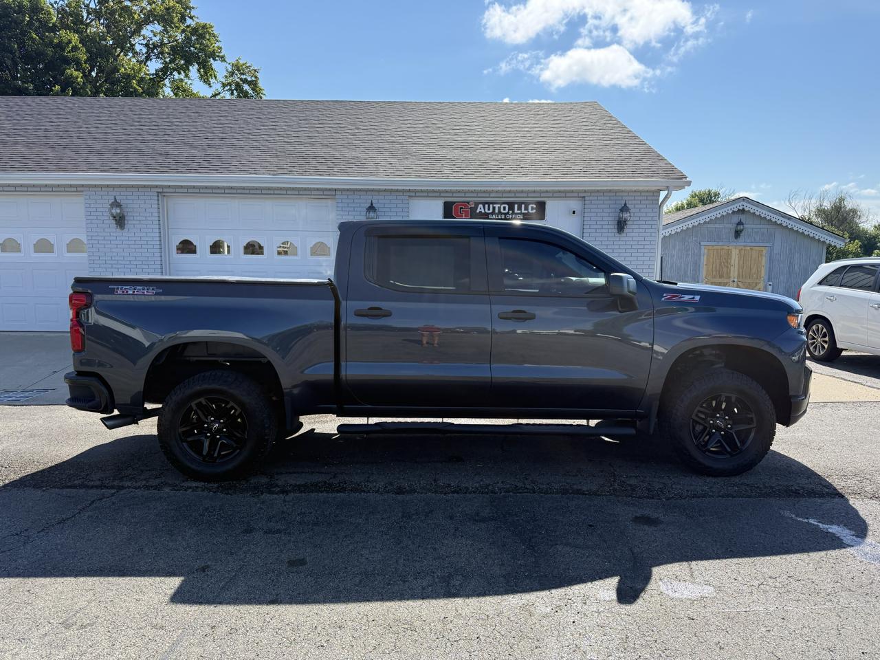 Chevrolet Silverado 1500 4WD Crew Cab 147" Custom Trail Boss 2020
