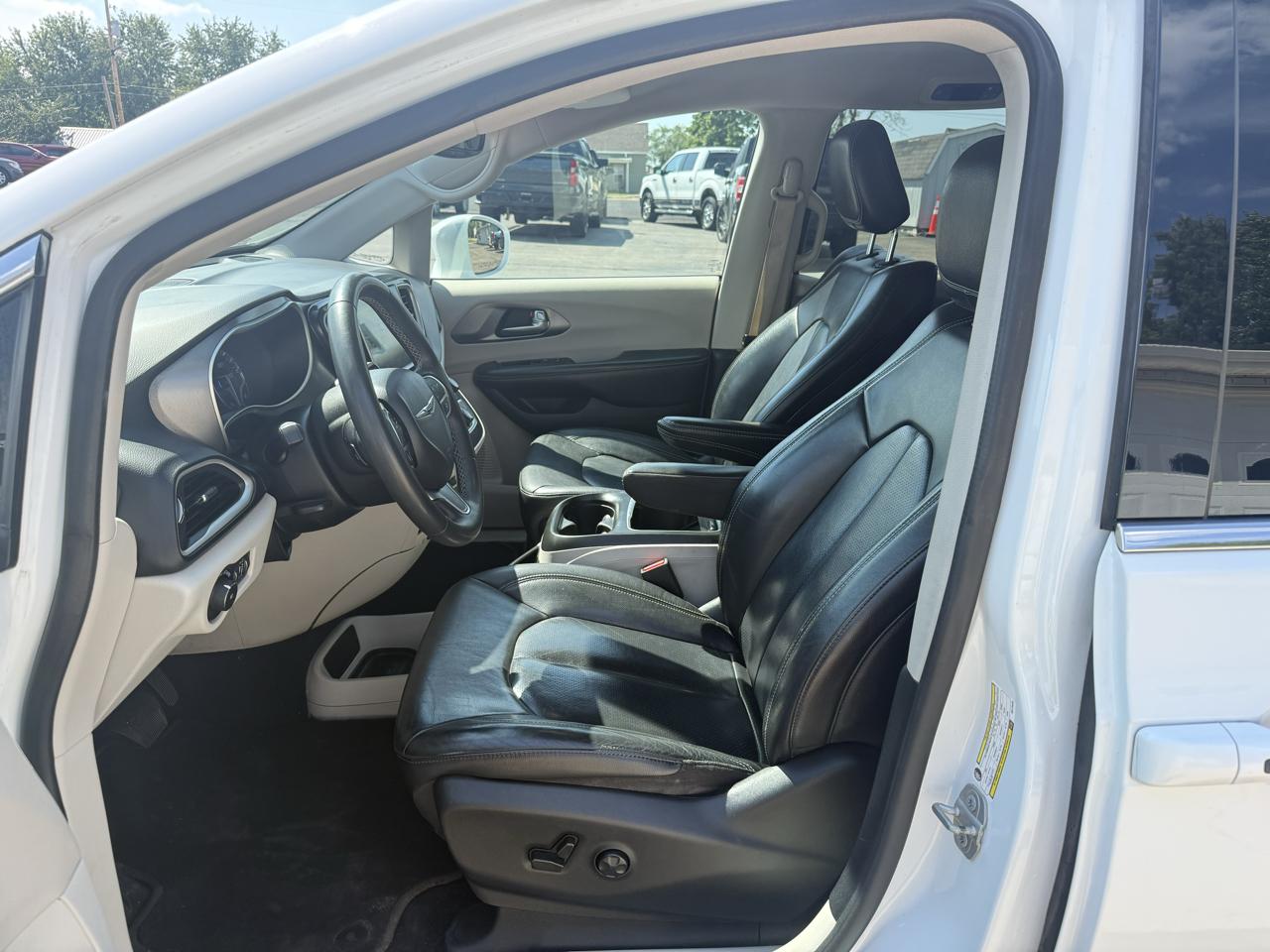 Chrysler Pacifica Touring L FWD 2022