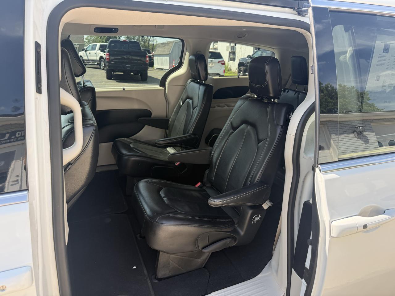 Chrysler Pacifica Touring L FWD 2022