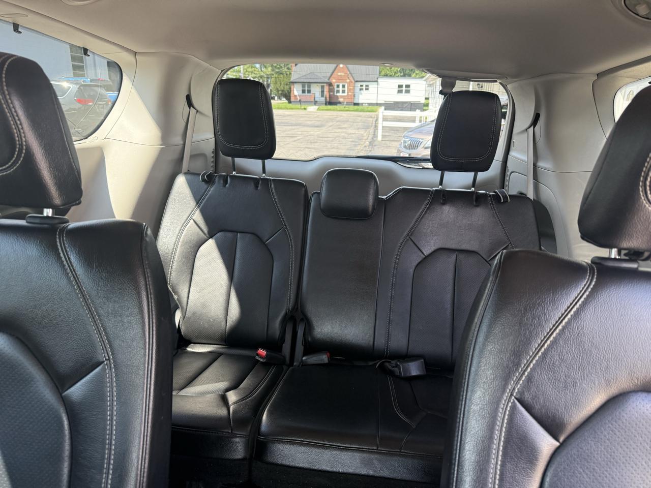 Chrysler Pacifica Touring L FWD 2022