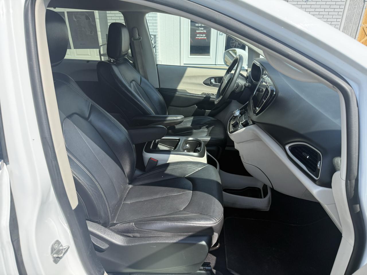 Chrysler Pacifica Touring L FWD 2022