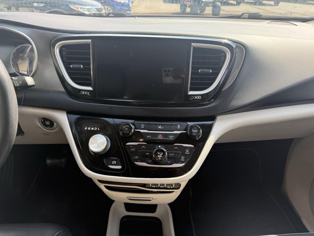 Chrysler Pacifica Touring L FWD 2022