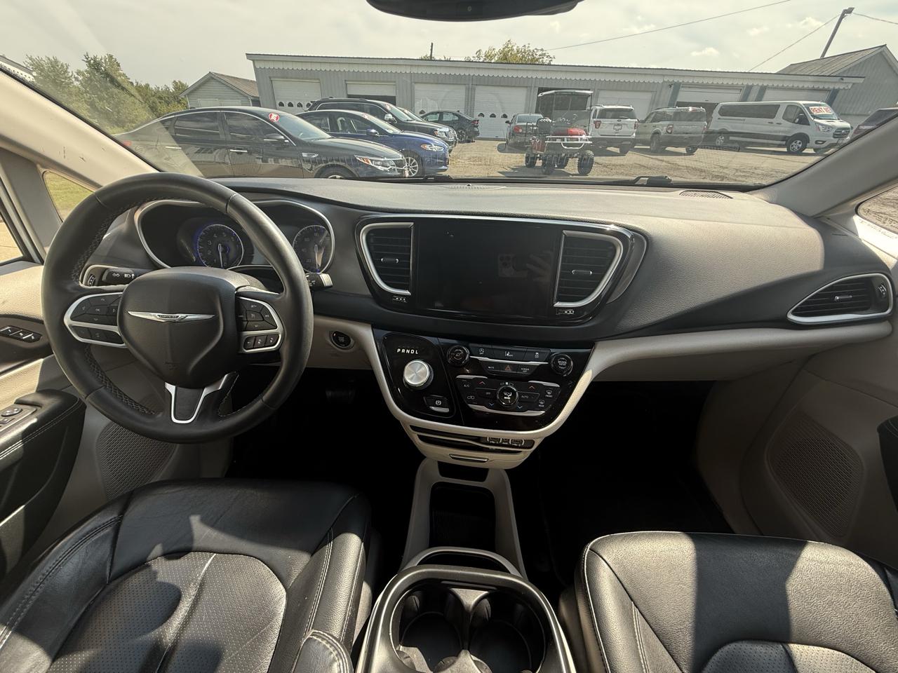 Chrysler Pacifica Touring L FWD 2022