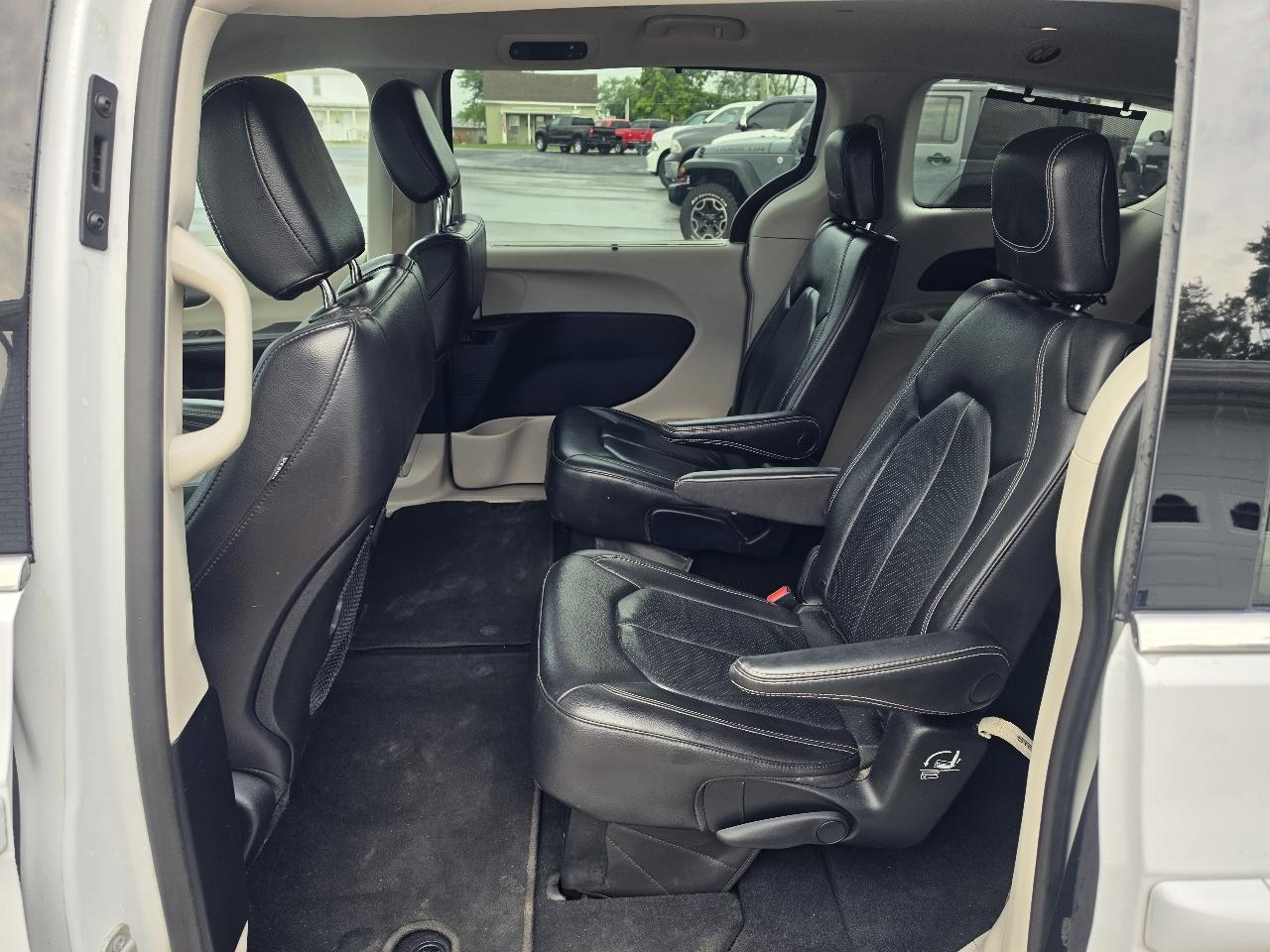 Chrysler Pacifica Touring L FWD 2022