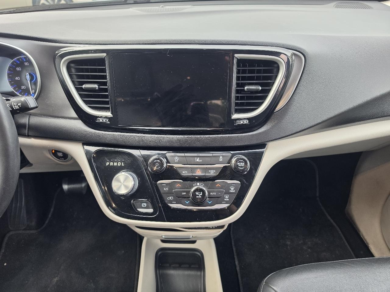 Chrysler Pacifica Touring L FWD 2022