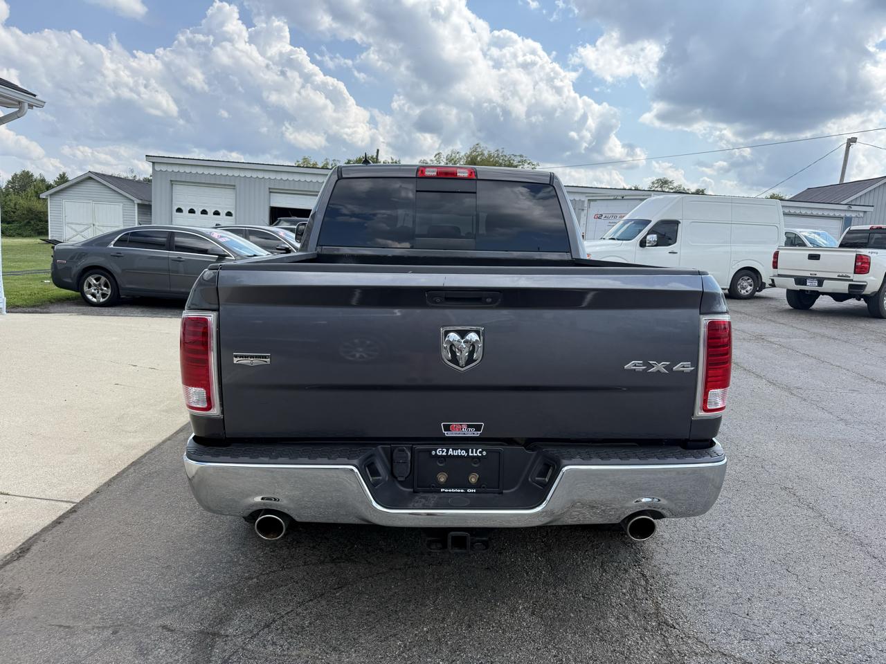 RAM 1500 4WD Crew Cab 140.5" Laramie 2016