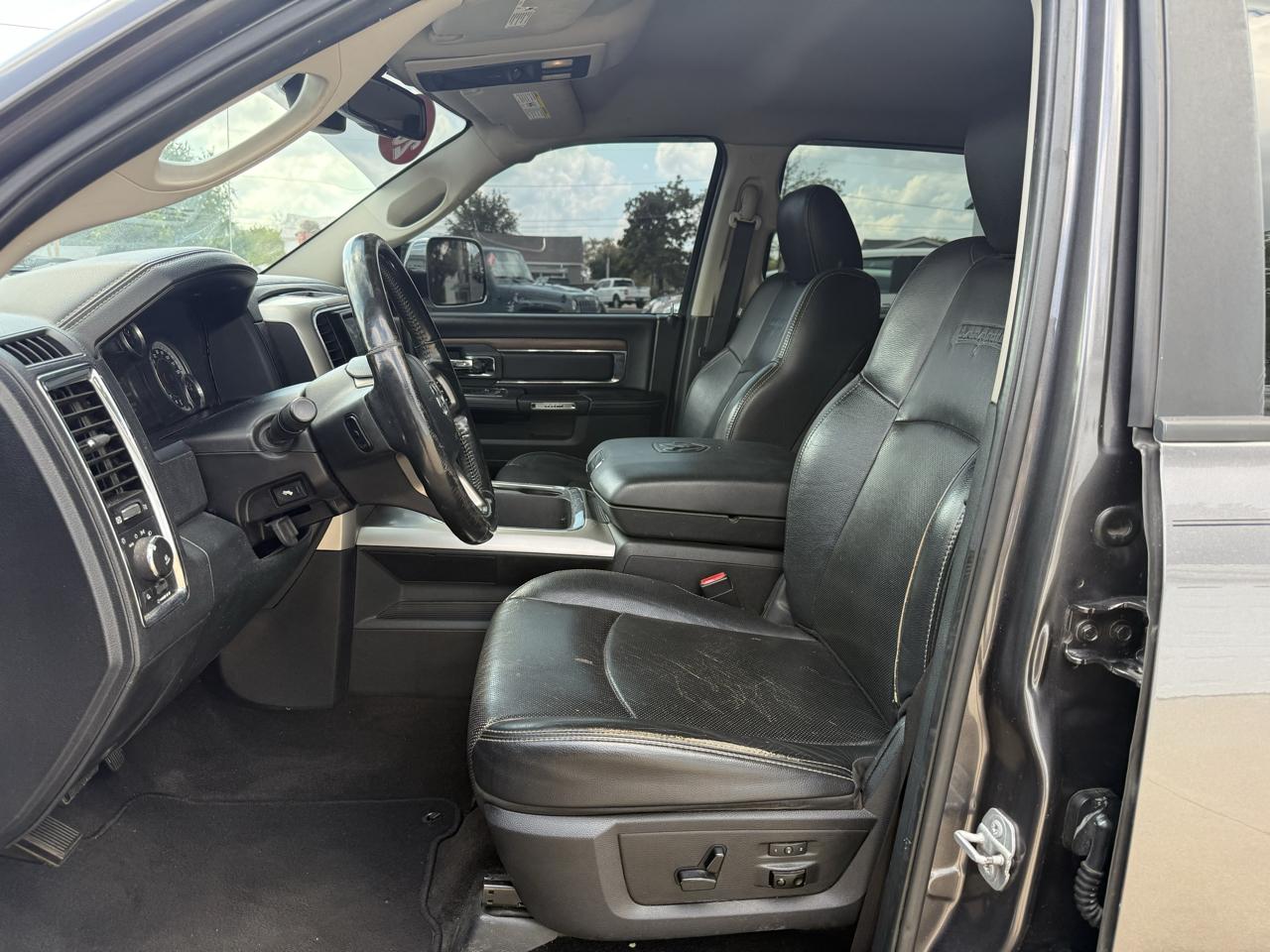 RAM 1500 4WD Crew Cab 140.5" Laramie 2016
