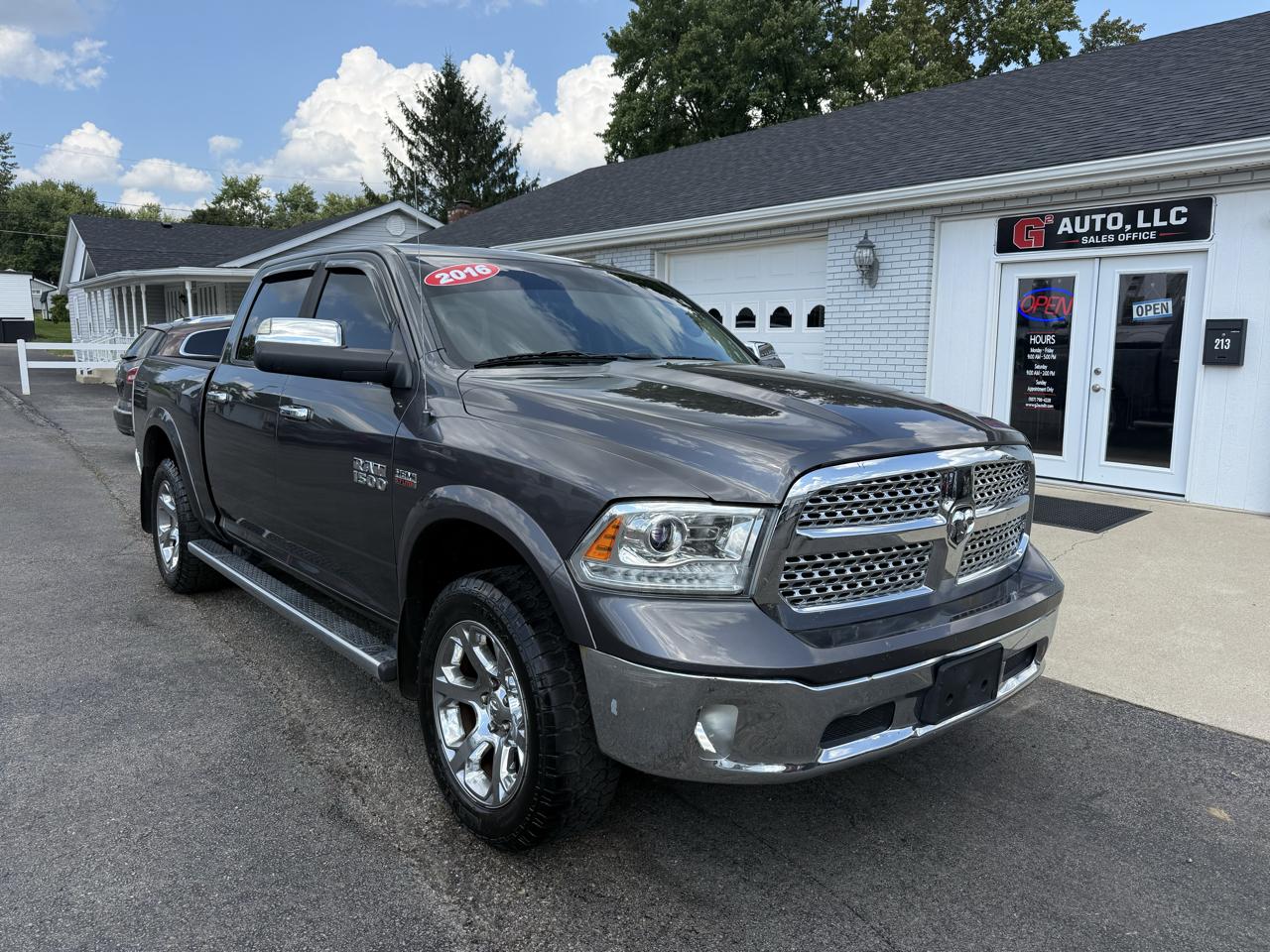 2016 RAM 1500 4WD Crew Cab 140.5" Laramie
