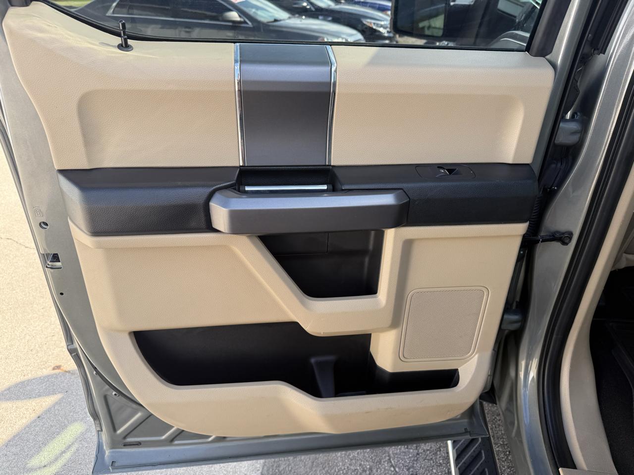 Ford F-150 XLT SuperCrew Short Bed 4WD 2019