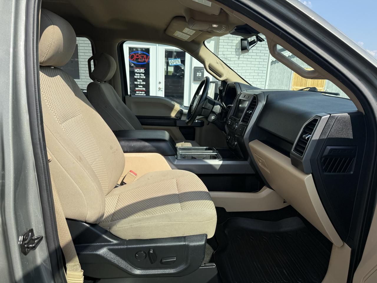 Ford F-150 XLT SuperCrew Short Bed 4WD 2019
