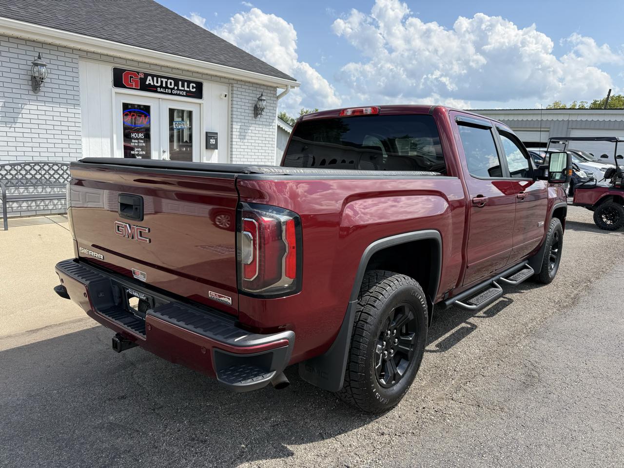 GMC Sierra 1500 4WD Crew Cab 143.5" SLT 2017