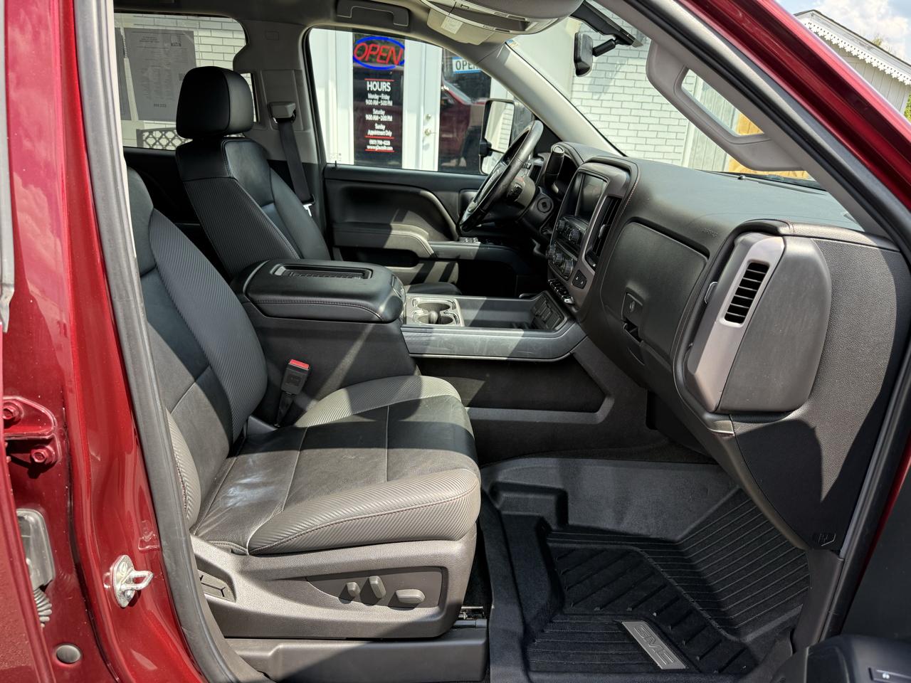 GMC Sierra 1500 4WD Crew Cab 143.5" SLT 2017