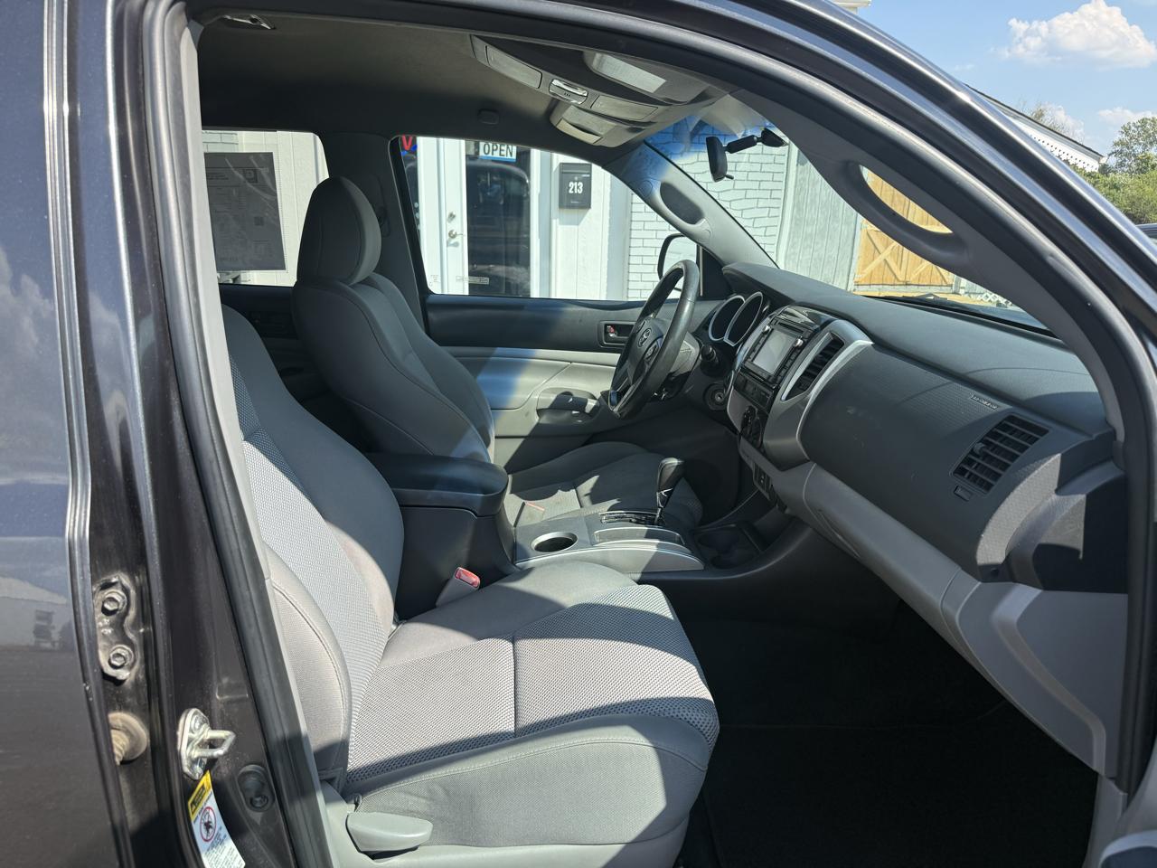 Toyota Tacoma 4WD Double Cab LB V6 AT (Natl) 2014