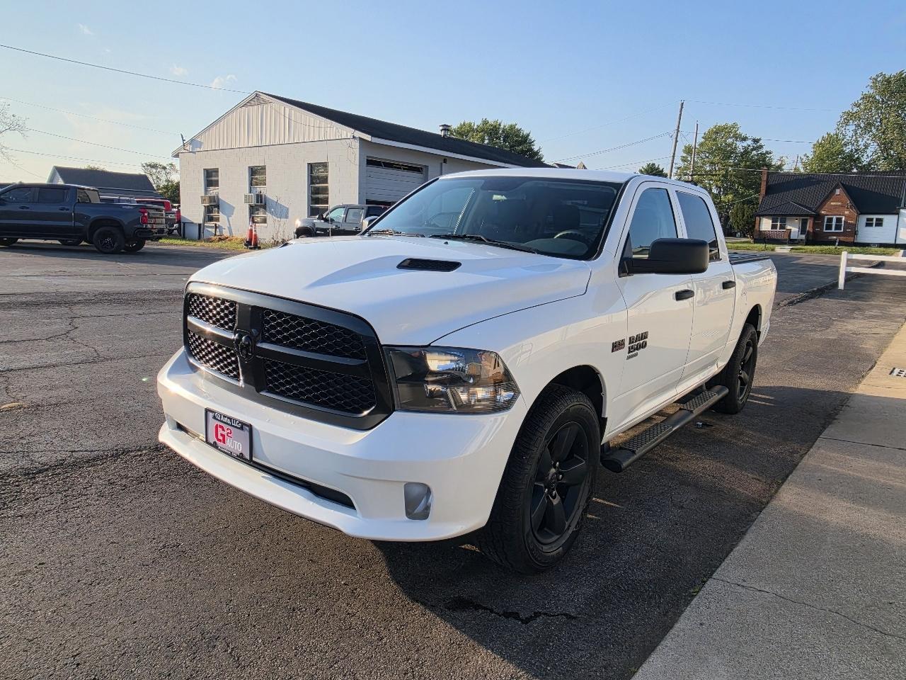 RAM 1500 Classic Express 4x4 Crew Cab 5'7" Box 2019