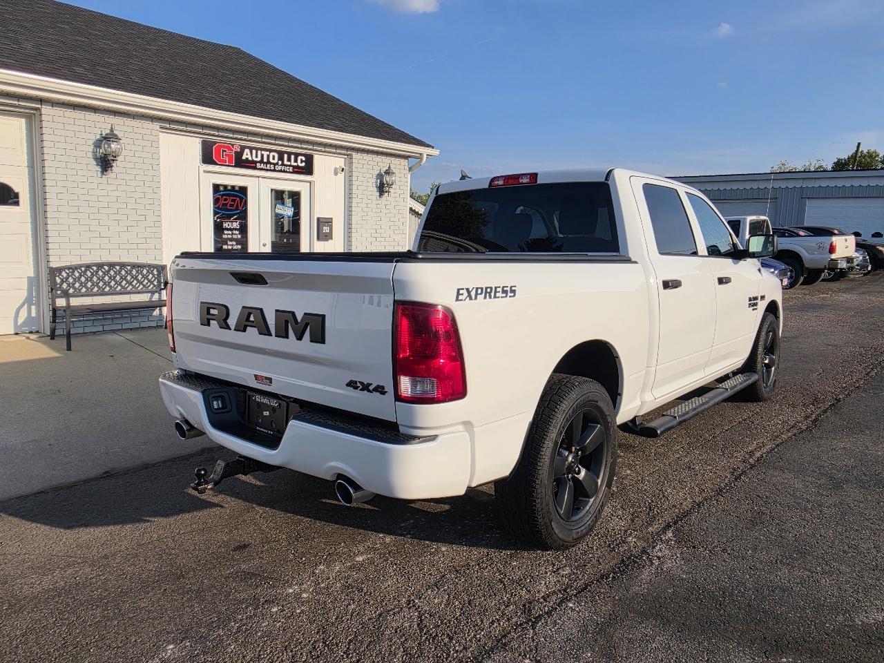 RAM 1500 Classic Express 4x4 Crew Cab 5'7" Box 2019