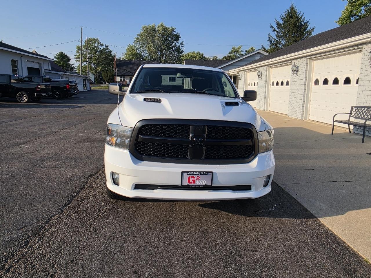 RAM 1500 Classic Express 4x4 Crew Cab 5'7" Box 2019