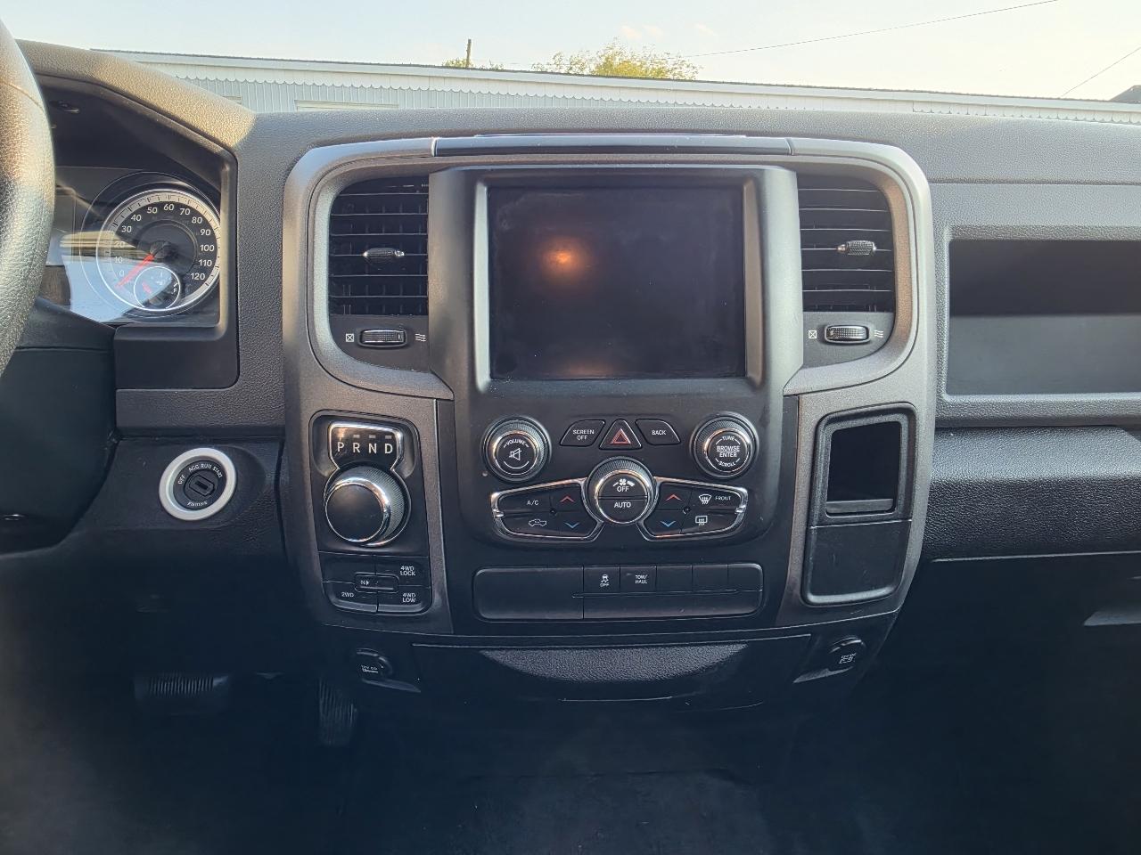 RAM 1500 Classic Express 4x4 Crew Cab 5'7" Box 2019