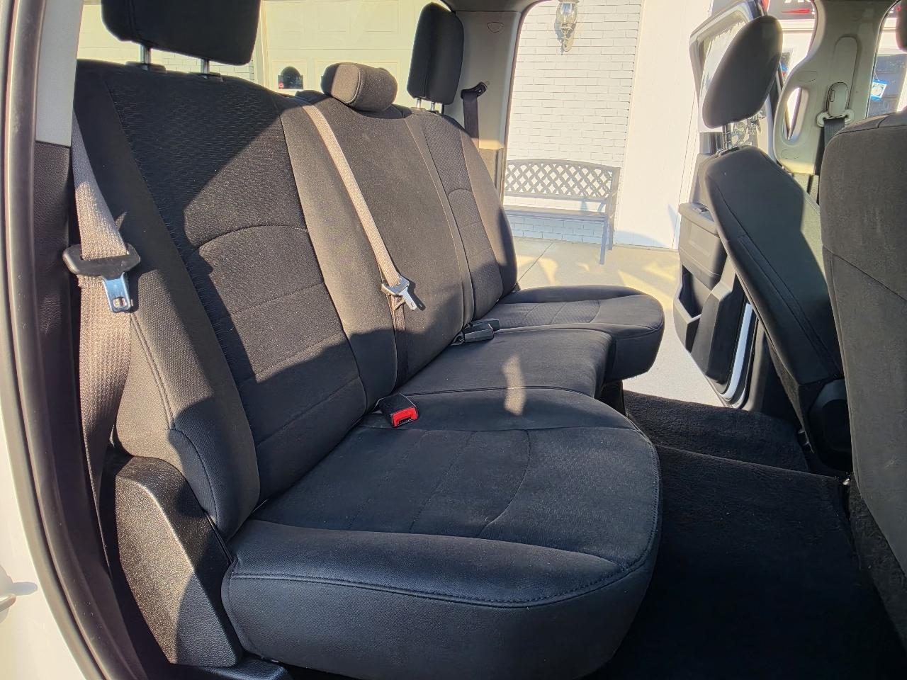RAM 1500 Classic Express 4x4 Crew Cab 5'7" Box 2019