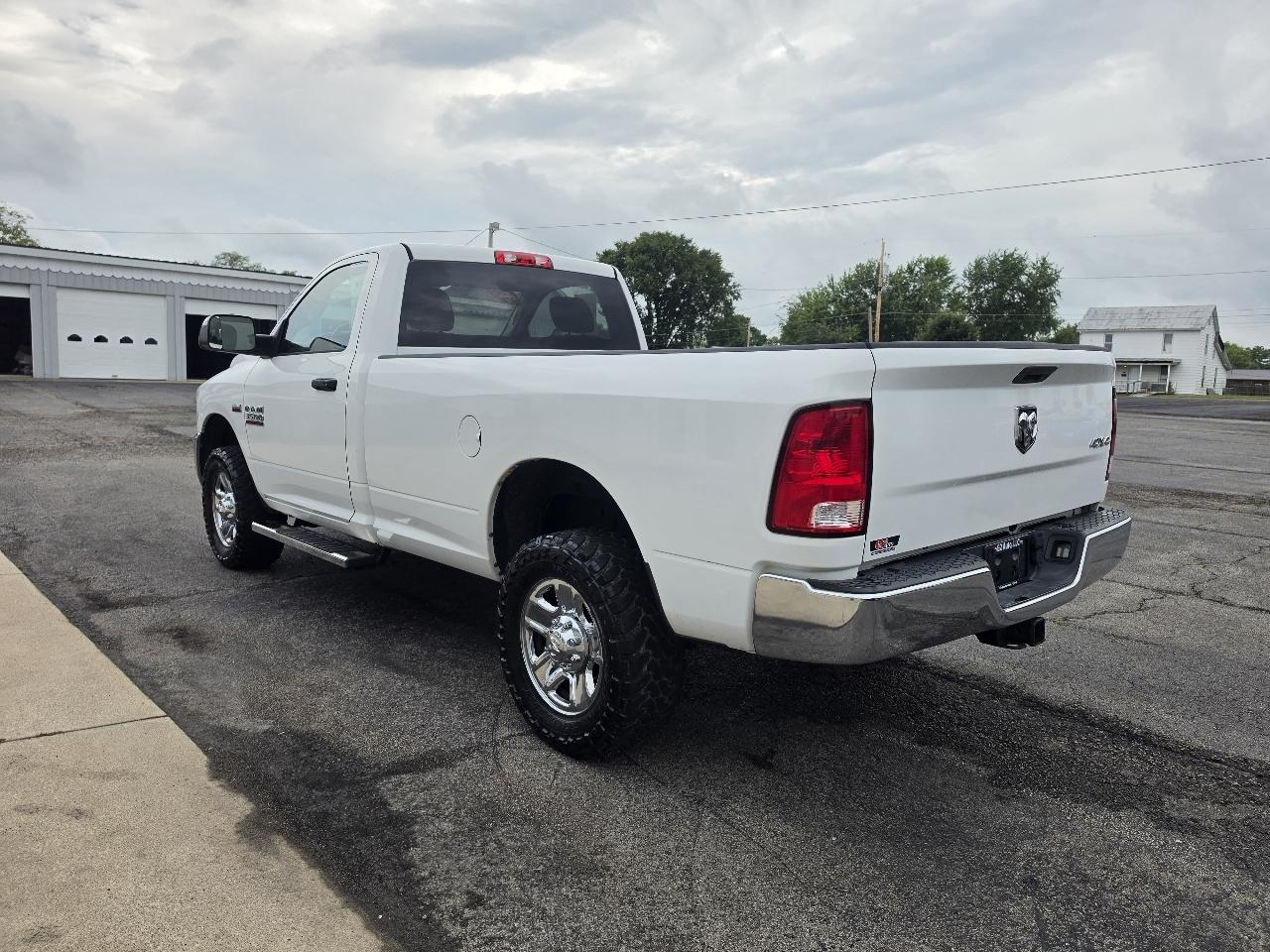 RAM 3500 4WD Reg Cab 140.5" Tradesman 2016
