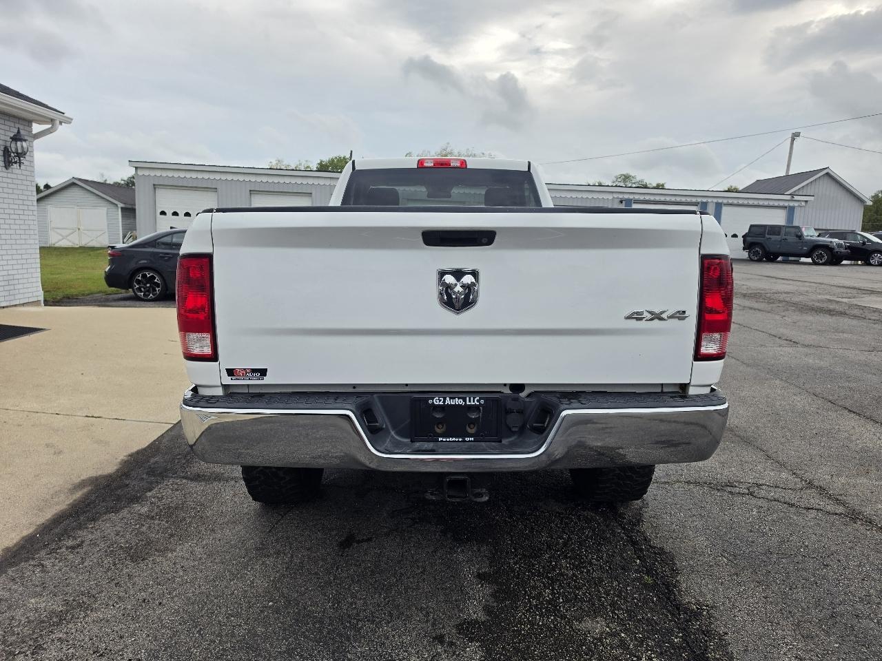 RAM 3500 4WD Reg Cab 140.5" Tradesman 2016
