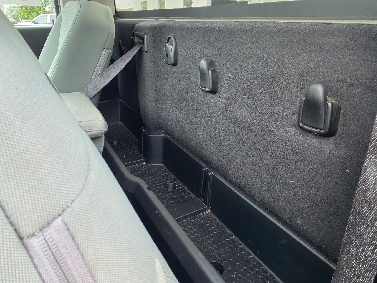 RAM 3500 4WD Reg Cab 140.5" Tradesman 2016