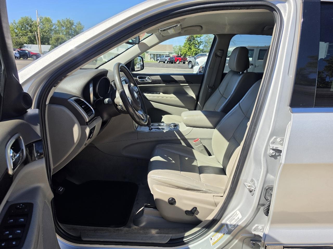 Jeep Grand Cherokee 4WD 4dr Laredo 2011