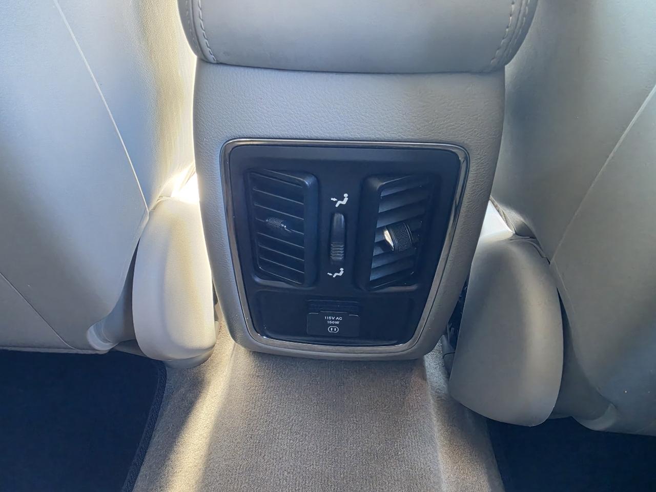 Jeep Grand Cherokee 4WD 4dr Laredo 2011