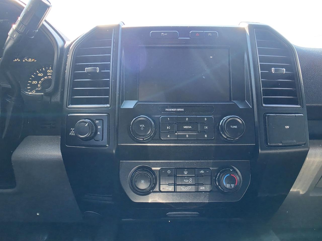Ford F-150 4WD SuperCrew 145" STX 2019