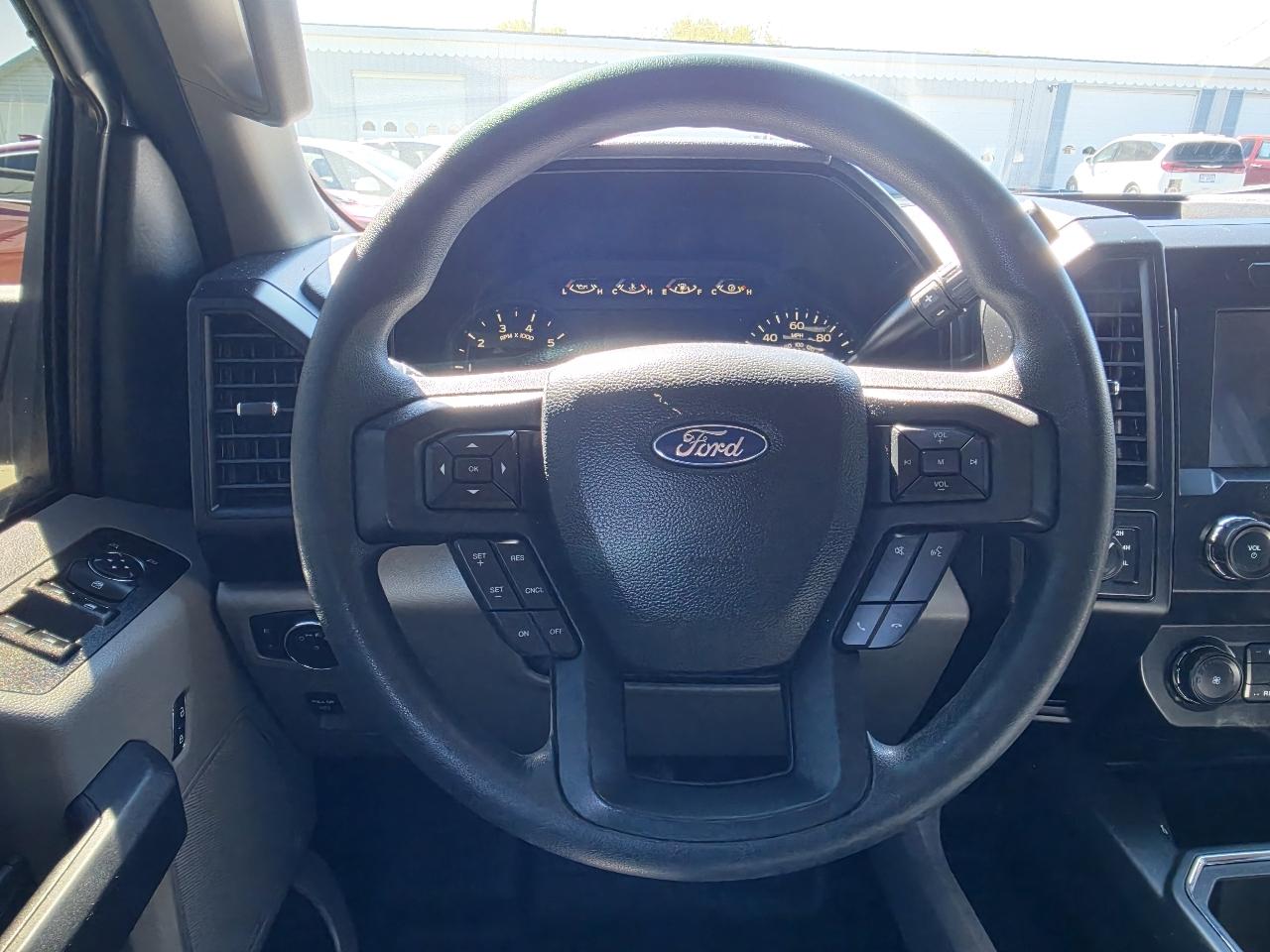 Ford F-150 4WD SuperCrew 145" STX 2019