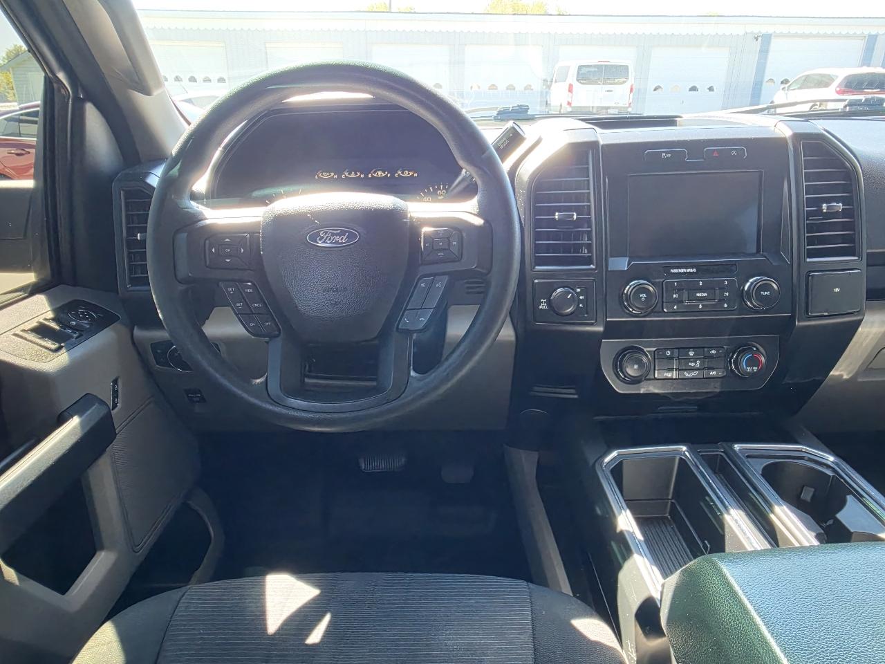 Ford F-150 4WD SuperCrew 145" STX 2019