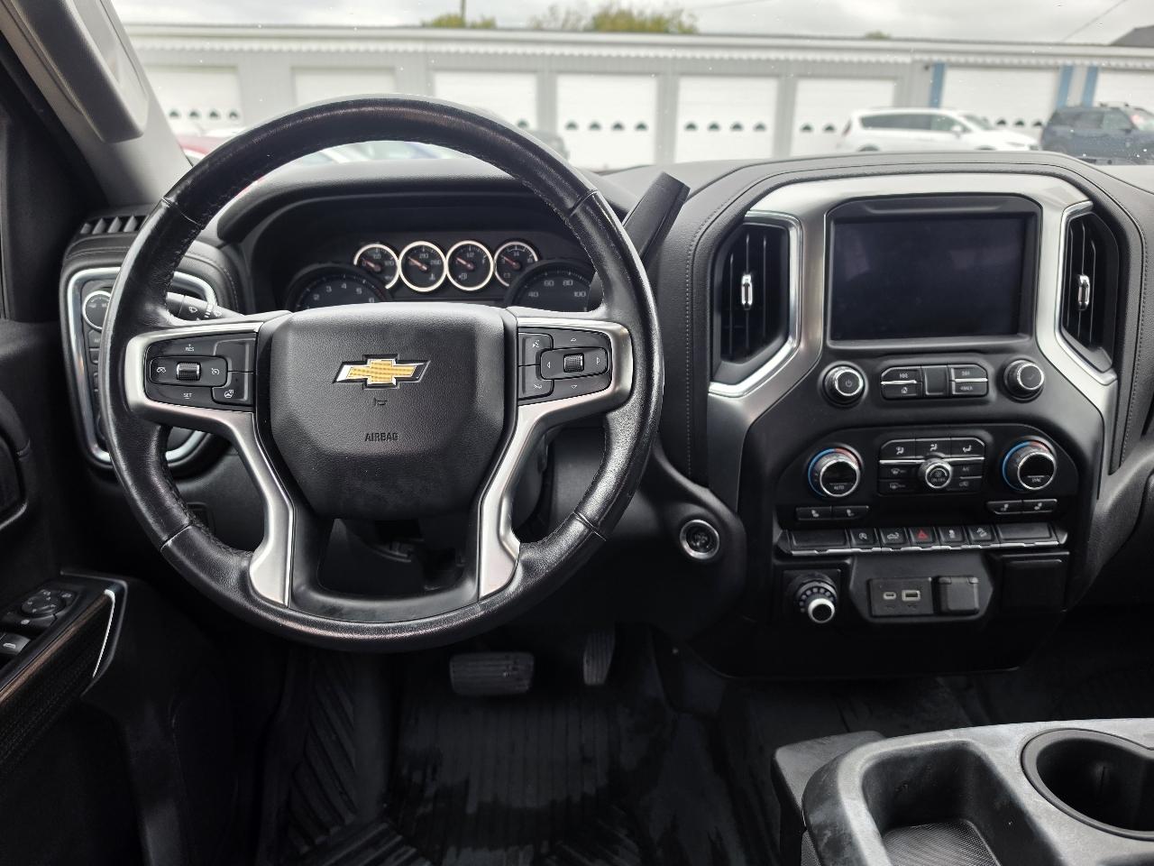Chevrolet Silverado 1500 4WD Crew Cab 147" LT 2020