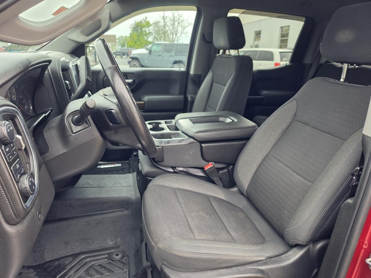Chevrolet Silverado 1500 4WD Crew Cab 147" LT 2020