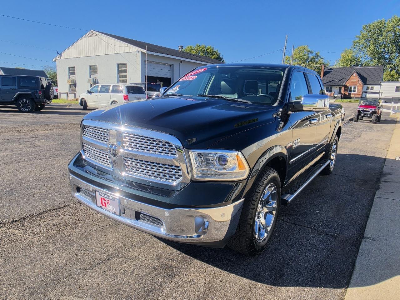 RAM 1500 4WD Crew Cab 140.5" Laramie 2016
