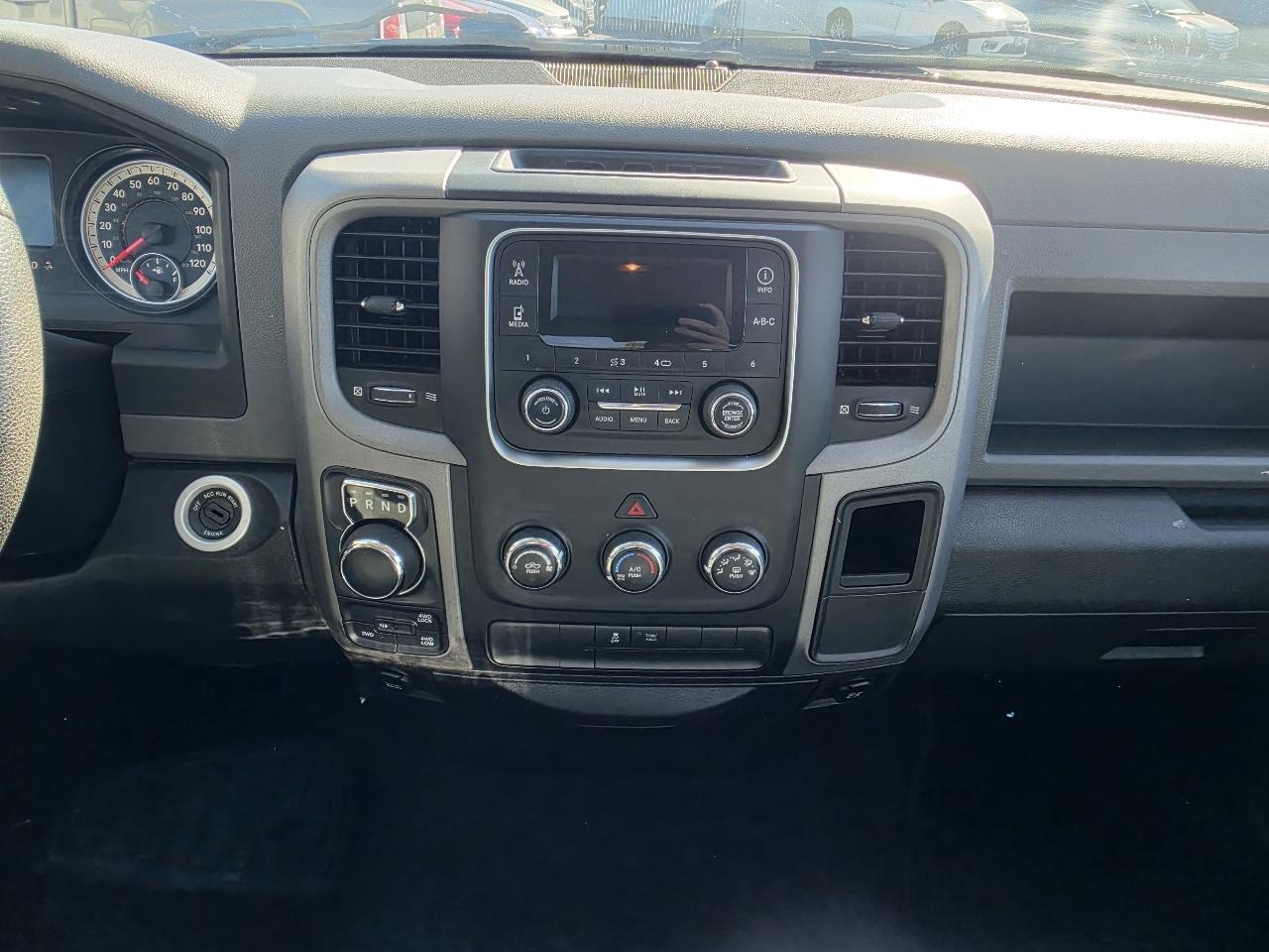 RAM 1500 4WD Quad Cab 140.5" Express 2014