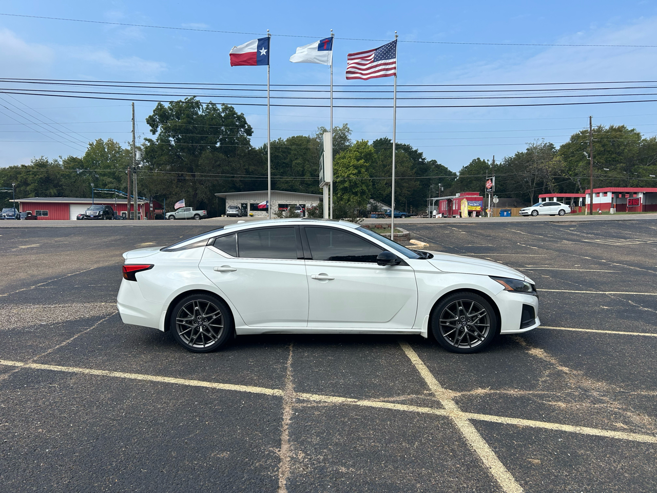 2023 Nissan Altima VC-T SR