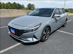 2022 Hyundai Elantra 
