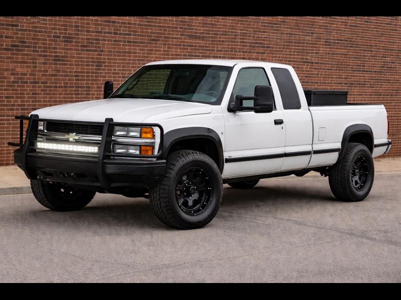 1997 Chevrolet C/K 2500 Ext. Cab 8-ft. Bed 2WD