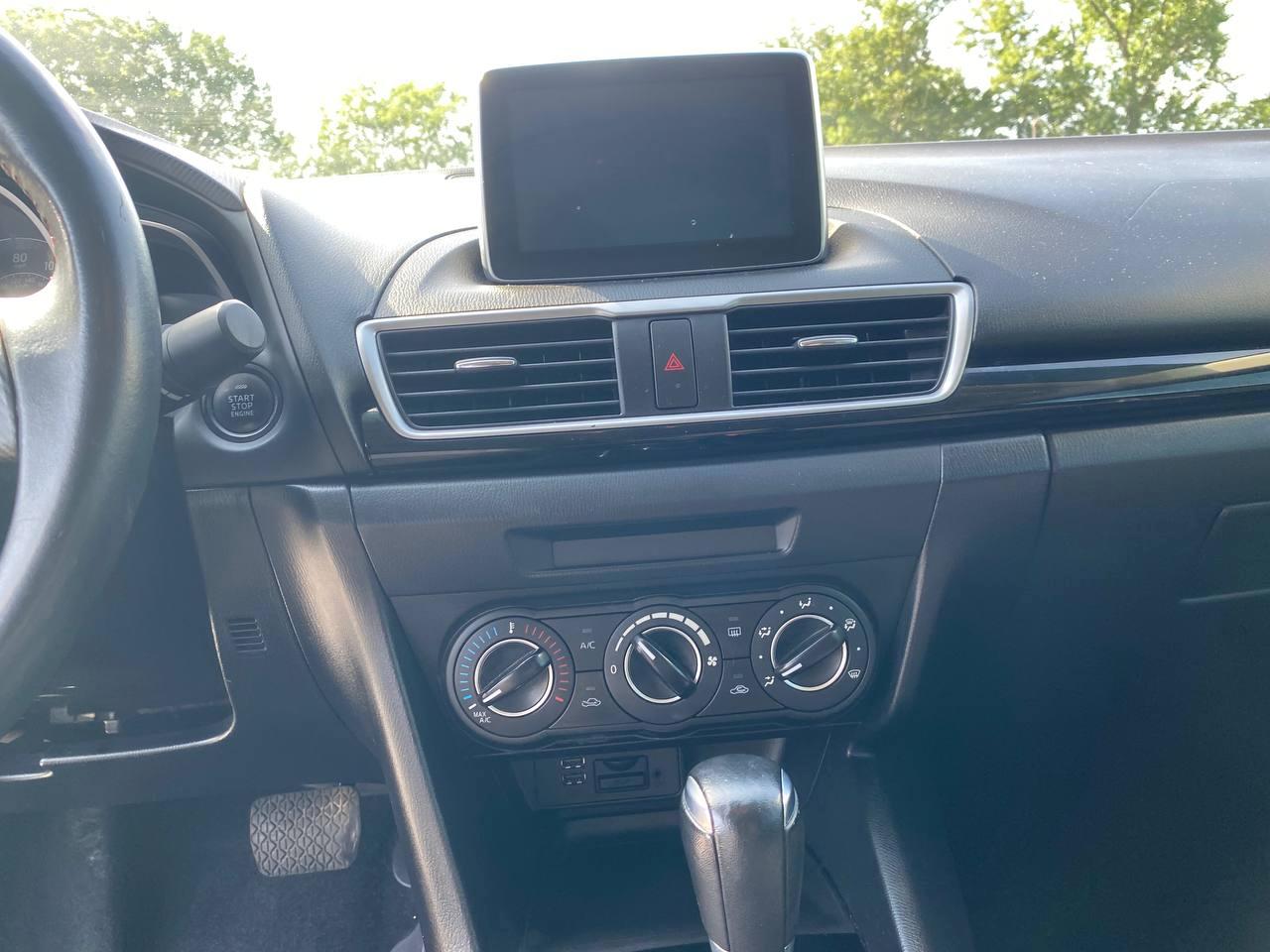 Mazda MAZDA3 i Touring AT 4-Door 2016