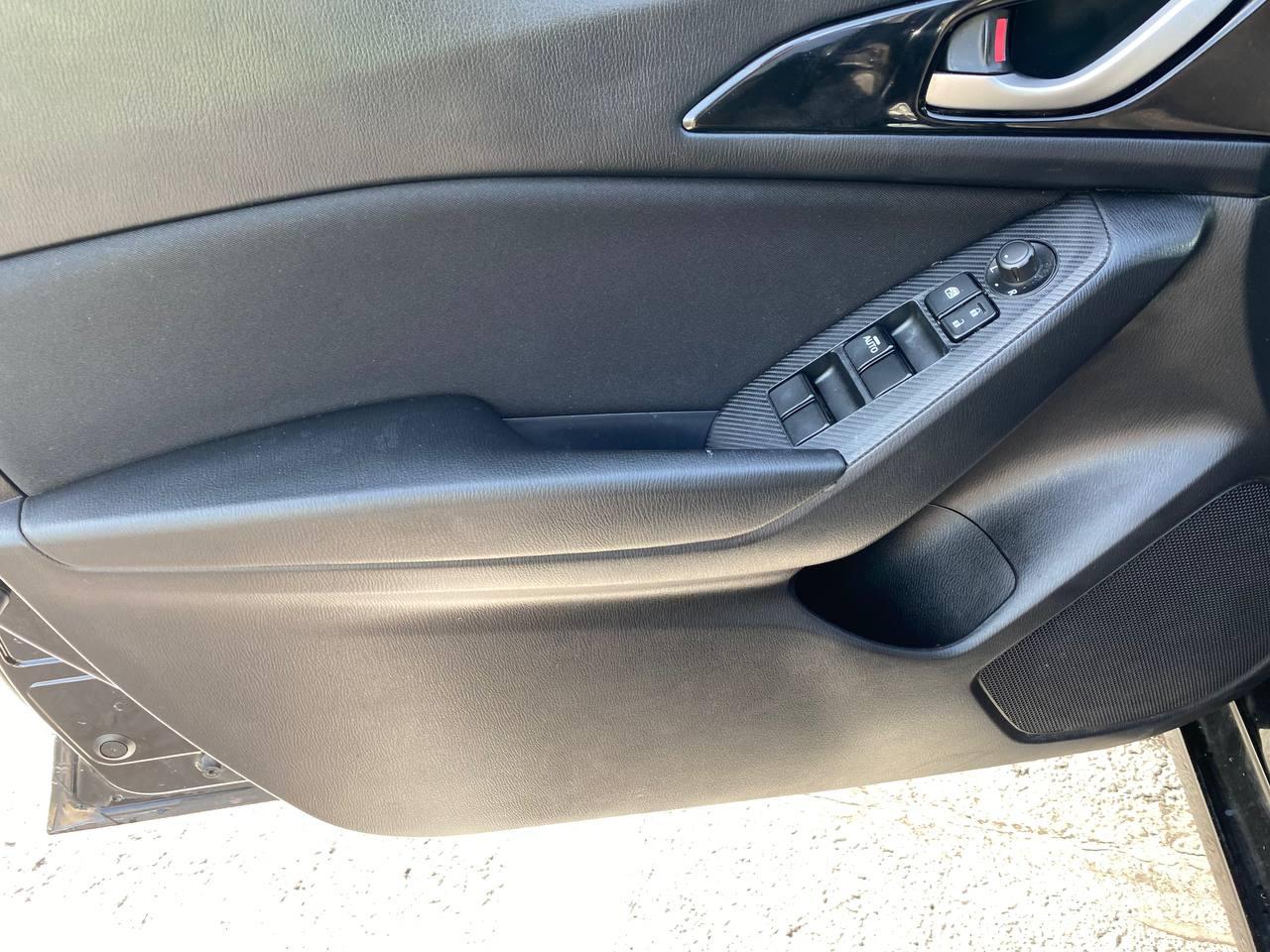 Mazda MAZDA3 i Touring AT 4-Door 2016