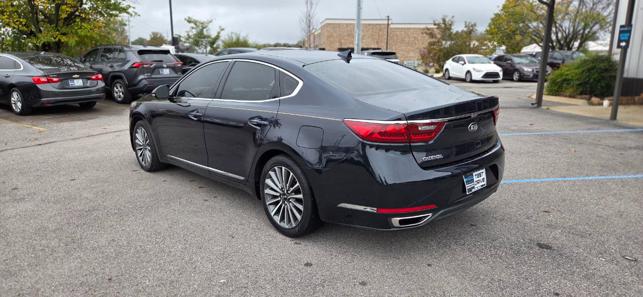 Kia Cadenza Premium 2017 Kia Cadenza Premium 2017