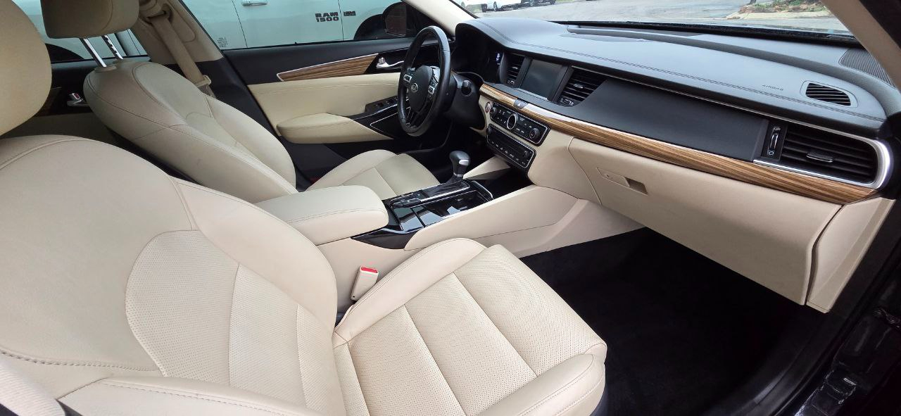 Kia Cadenza Premium 2017 Kia Cadenza Premium 2017