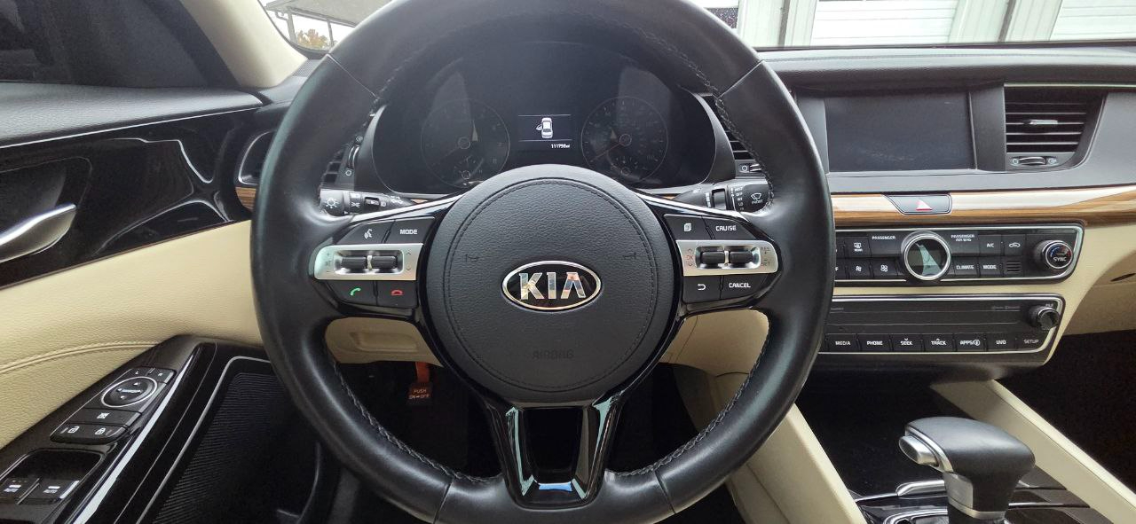 Kia Cadenza Premium 2017 Kia Cadenza Premium 2017