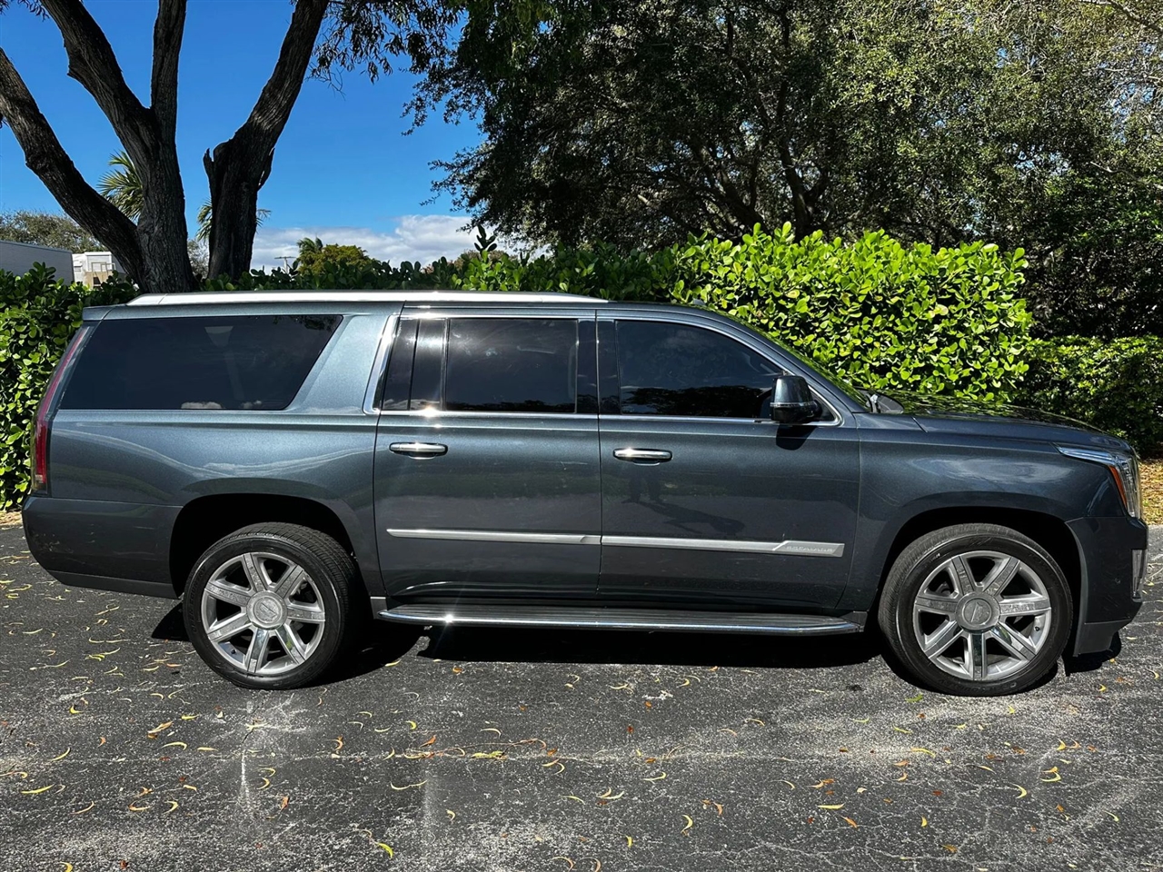 Cadillac Escalade ESV 2WD Luxury 2020 Cadillac Escalade ESV 2WD Luxury 2020