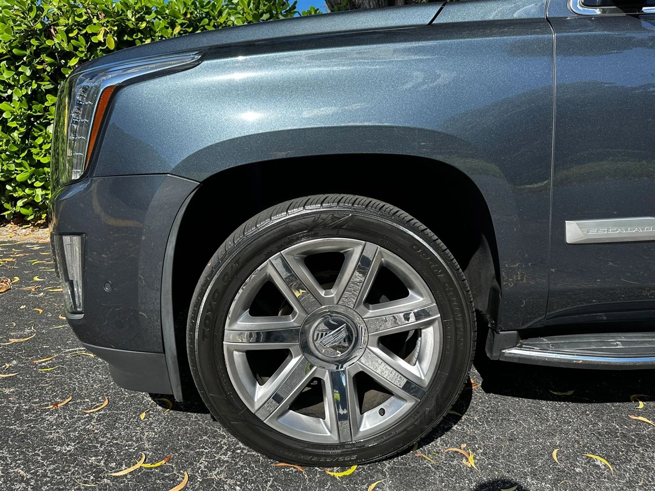 Cadillac Escalade ESV 2WD Luxury 2020 Cadillac Escalade ESV 2WD Luxury 2020