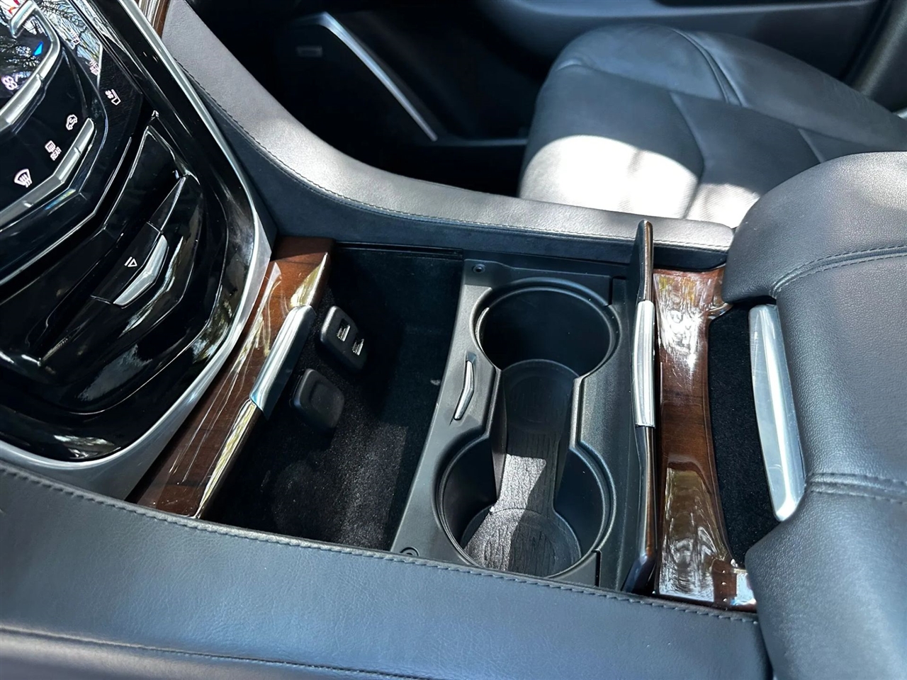 Cadillac Escalade ESV 2WD Luxury 2020 Cadillac Escalade ESV 2WD Luxury 2020