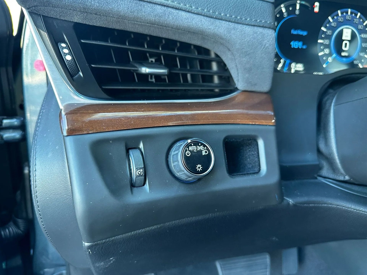 Cadillac Escalade ESV 2WD Luxury 2020 Cadillac Escalade ESV 2WD Luxury 2020