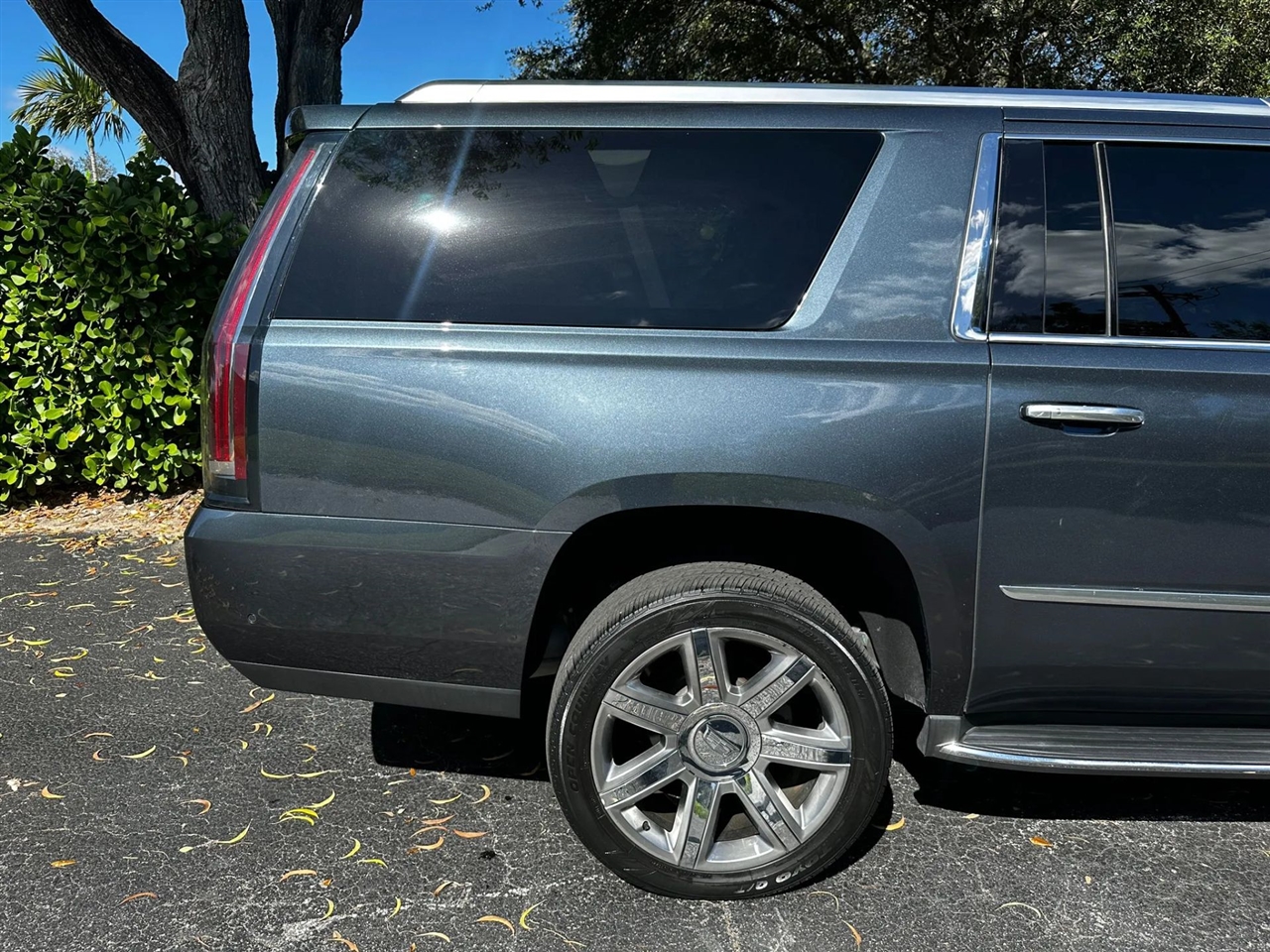 Cadillac Escalade ESV 2WD Luxury 2020 Cadillac Escalade ESV 2WD Luxury 2020